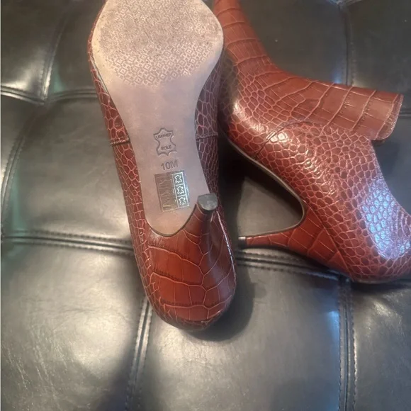 Tory Burch Brown Crocodile Pattern Heeled Shoes size 10 - Picture 5 of 7